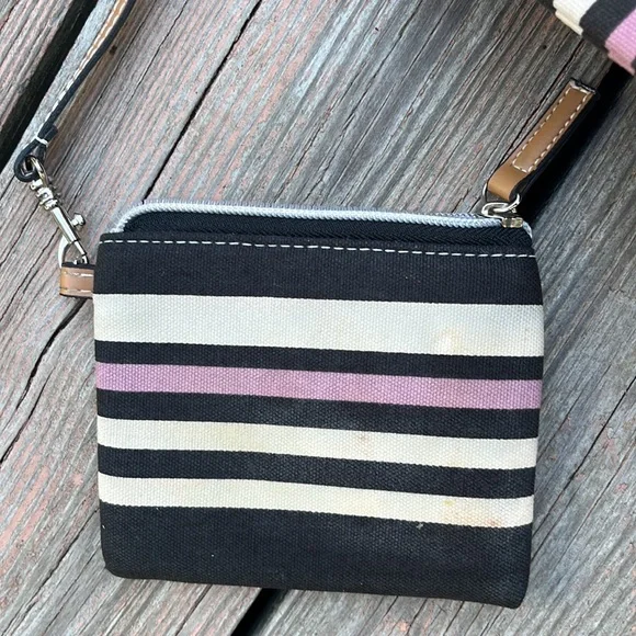 3/$25💜 Victoria’s Secret bag & coin purse. - Picture 3 of 11